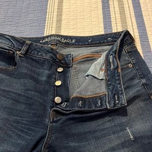Like new American eagle tomgirl 16 regular dark blue jeans with stretch